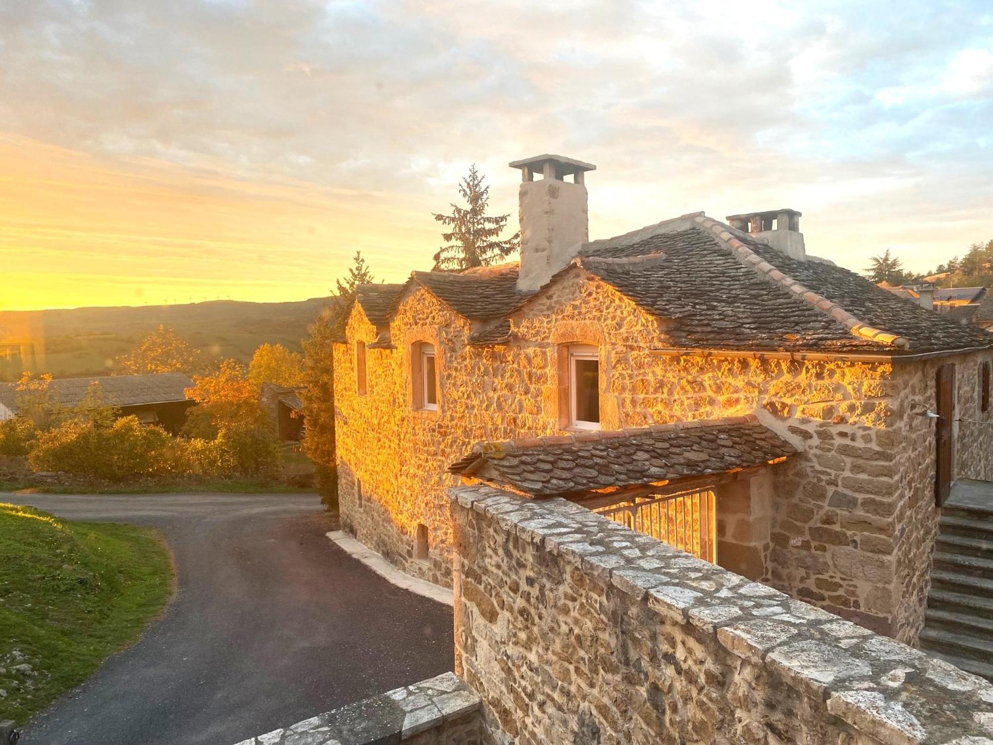 Les Caselles, Gite Et Maison D'Hotes Saint-Beauzely Екстер'єр фото