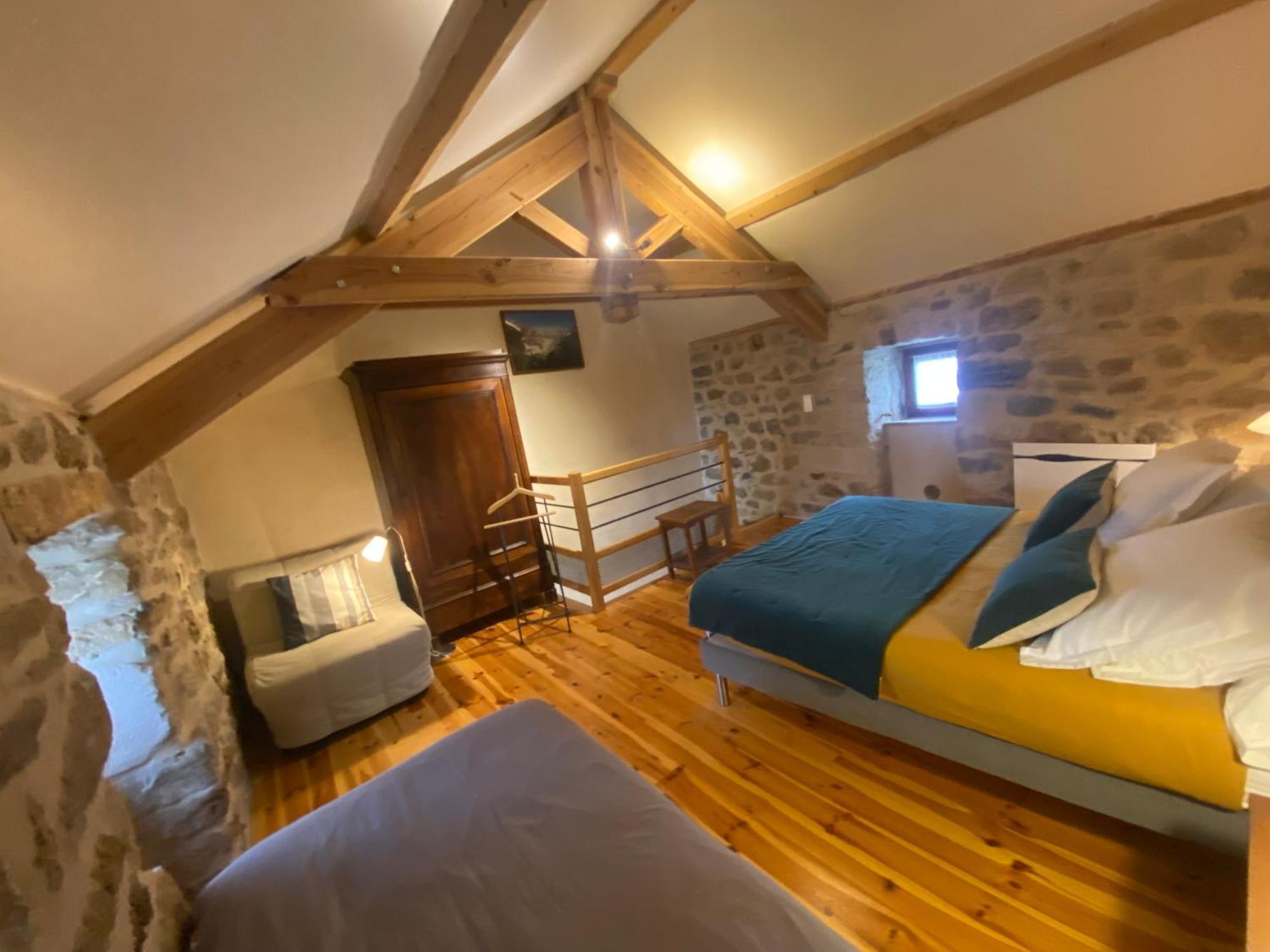 Les Caselles, Gite Et Maison D'Hotes Saint-Beauzely Екстер'єр фото