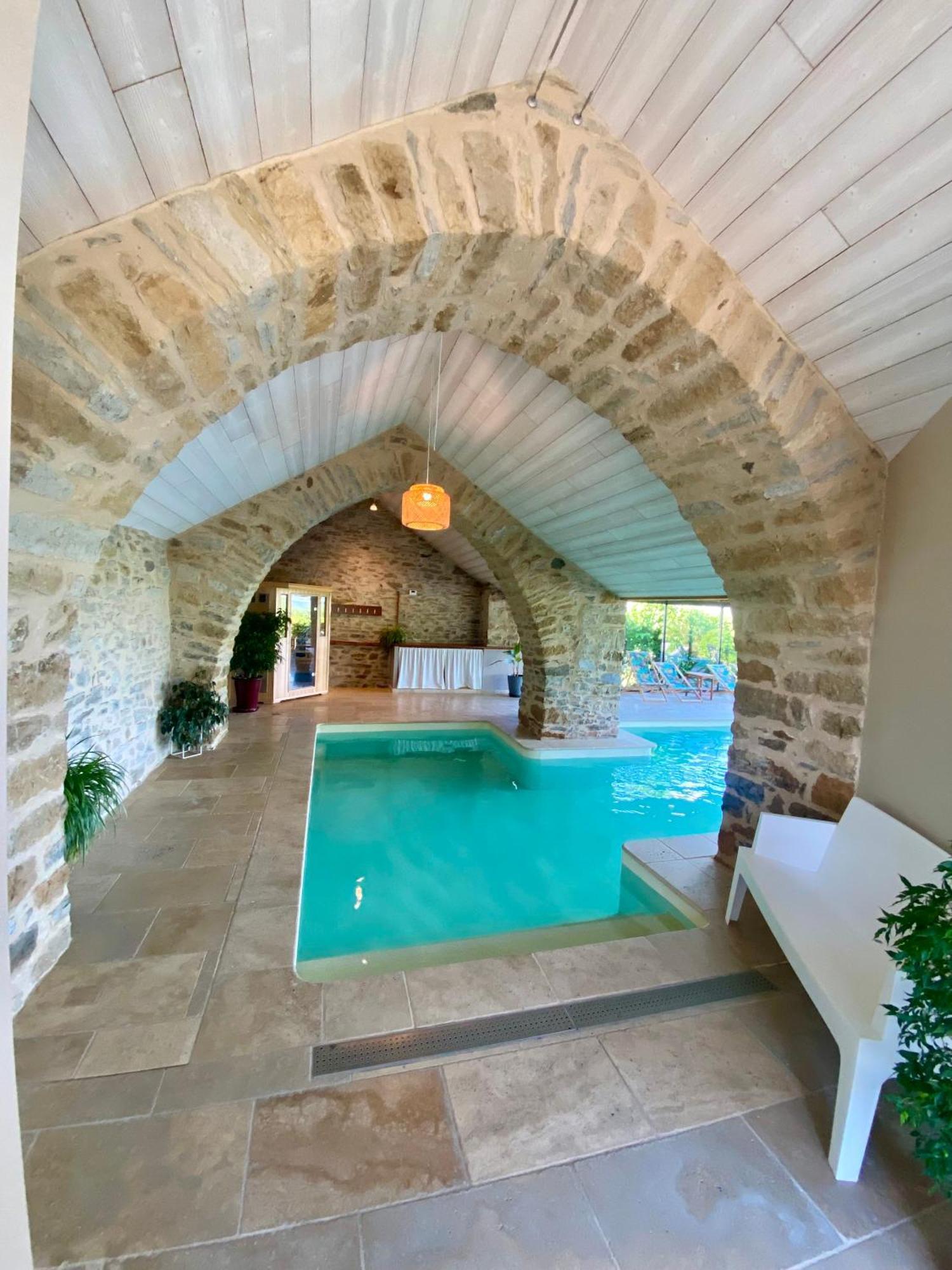 Les Caselles, Gite Et Maison D'Hotes Saint-Beauzely Екстер'єр фото